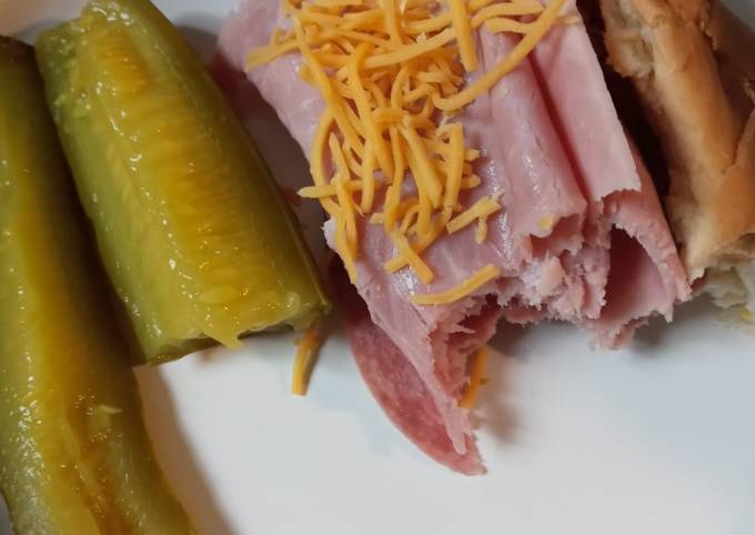 How to Prepare Homemade Salami and Ham Roll