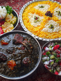 عکسی از دستور خورشت آلو اسفناج