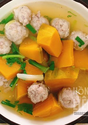 Hình của món Canh chả cá bí đỏ.