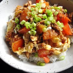 A picture of Tuna, Tomato & Egg Rice Bowl.