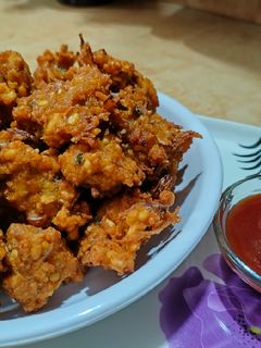 उडदमुगाचे पकोडे (Udad Mungache Pakode Recipe In Marathi) रेसिपी चे मुख्य फोटो