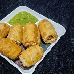 Aloo samosa roll A picture of Aloo samosa roll.