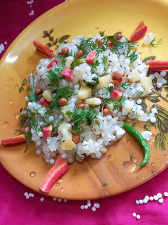 फलाहारी साबूदाना खिचड़ी (Falahari Sabudana Khichdi) Recipe in Hindi ) रेसिपी मुख्य फोटो