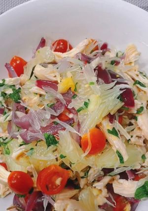 Hình của món Salad bưởi ức gà.