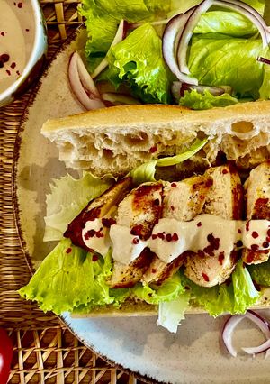 Une photo de César poulet sandwich