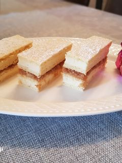 Almáskrémes recept fotója