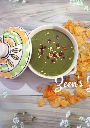 A picture of Spinach Potato and Celery Soup.