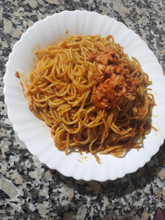 صورة لوصفة سباقيتي بالتونة 🍅