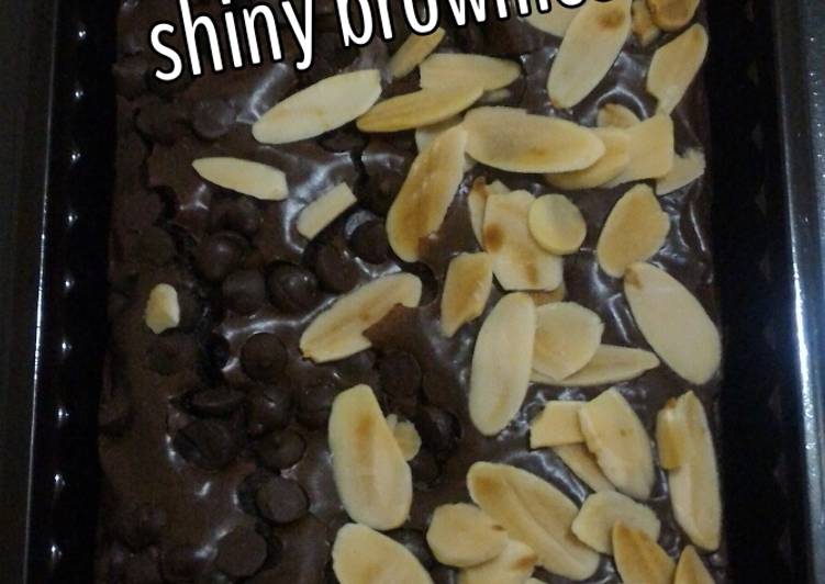 Bagaimana Menyiapkan Shiny brownies yang Bikin Ngiler