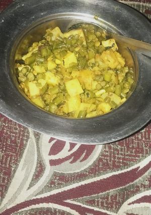 A picture of Potato beans fry.
