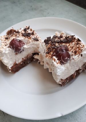 Gesztenyés kocka vizes piskótából recept fotója