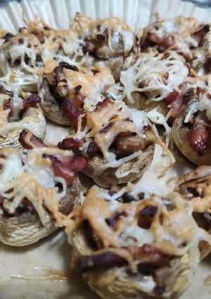 Una foto de Champiñones rellenos de bacon y queso en Airfryer o en Horno