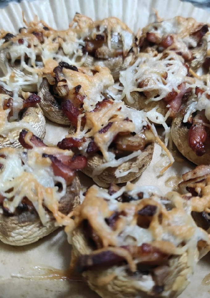 Una foto de Champiñones rellenos de bacon y queso en Airfryer o en Horno