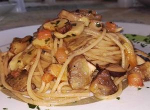 Foto di Spaghetti con Funghi Porcini e Pomodorini Freschi