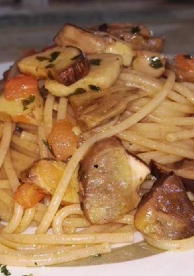 Foto di Spaghetti con Funghi Porcini e Pomodorini Freschi