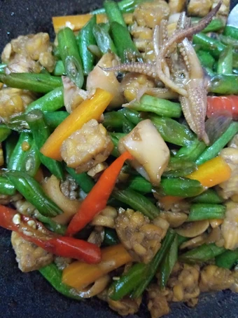 Langkah Mudah untuk Membikin Resep  Tumis cumi asin campur² Alakadar😁 yang Bisa Manjain Lidah, Enak