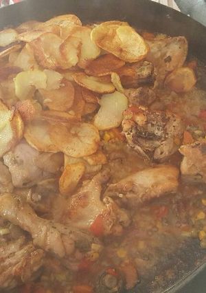 Una foto de Pollo con papas a la cerveza en disco