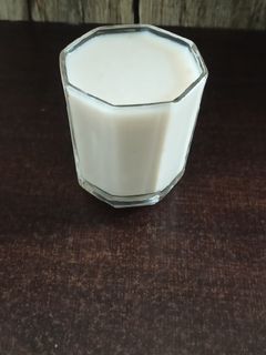 ઇલાયચી વાળુ દૂધ (Cardamom Milk Recipe In Gujarati) રેસીપી મુખ્ય ફોટો