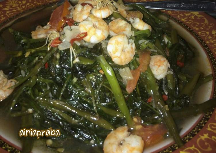 Langkah Mudah untuk Menyiapkan Tumis Kangkung Udang Saus Tiram, Menggugah Selera