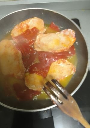 Una foto de Lomo con pimientos del piquillo