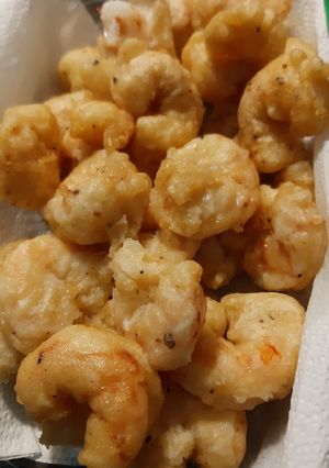 Una foto de Langostinos en tempura de cerveza