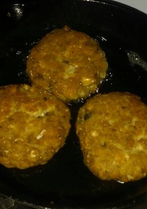 A picture of Salmon Patties.