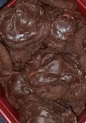 A picture of Chocolate covered cherry cookies.