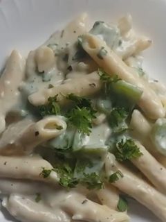 व्हाइट सॉस पास्ता (white sauce pasta recipe in Hindi) रेसिपी मुख्य फोटो