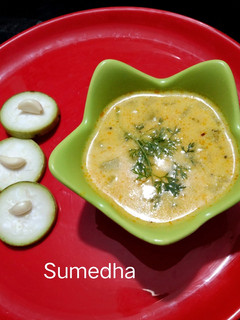 दुधी भोपळ्याची रस्सा भाजी (dudhi bhoplyachi rassa bhaji recipe in marathi) रेसिपी चे मुख्य फोटो