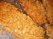 Una foto de barritas de avena y chips de chocolate