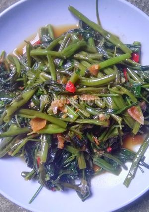 Foto resep Tumis Brambang Asem Kangkung Pedas
