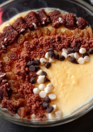 A picture of Custard Biscuits Pudding.