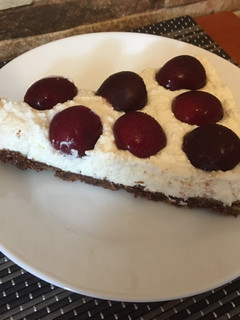 Cseresznyés túrótorta recept fotója