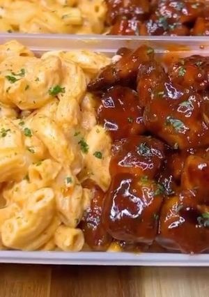 A picture of Honey BBQ Chicken Mac & Cheese.