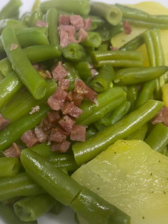 Una foto de Judías verdes con patata y jamón serrano Lékué