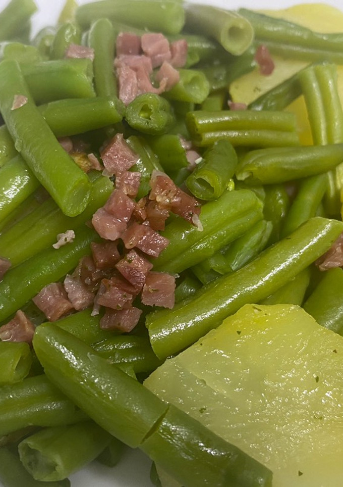 Una foto de Judías verdes con patata y jamón serrano Lékué