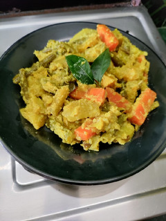A picture of Aviyal Sadya/Curry.