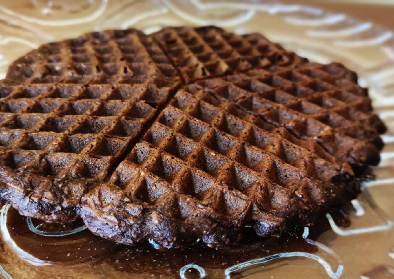 Gofres de chocolate y plátano saludables en gofrera