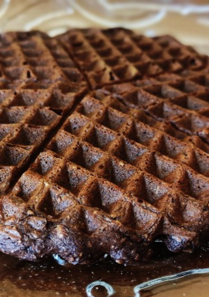 Una foto de Gofres de chocolate con plátano 🍫🍌