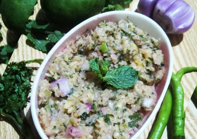 Recipe of Thomas Keller Raw mango and Onion chutney