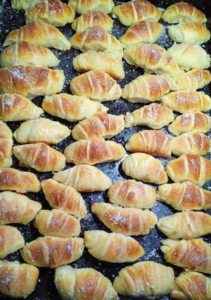 Una foto de Bizcochos "medialunas" o facturas