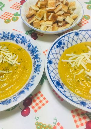 Una foto de Cremas de Calabaza Coliflor Inhame Zanahoria 🥕 Bardana  y Crutones👩‍🍳