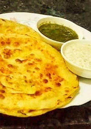 A picture of Aloo ke parathay.