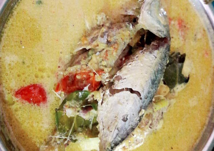 Ikan Kembung Bumbu Kuning