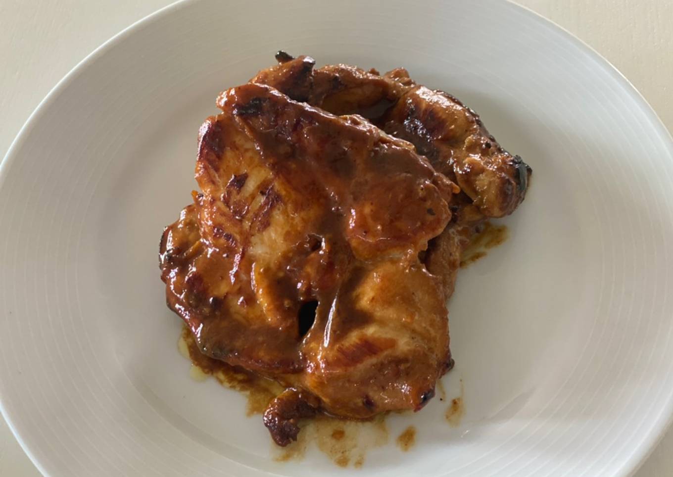 Muslo deshuesado marinado y crujiente