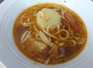 Una foto de Sopa de Salami o Salchichón