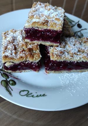 Reszelt meggyes pite recept fotója