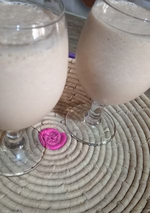 A picture of Chikoo shake.