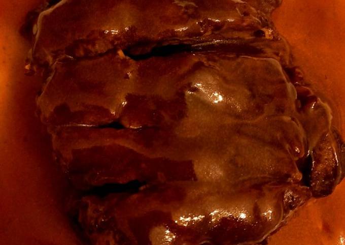Muscolo di scottona brasato al vino rosso, con la sua salsa