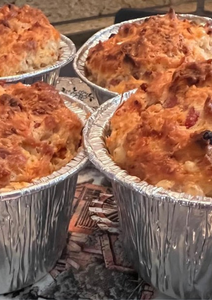 Una foto de Magdalenas de bacon, queso y tomate seco